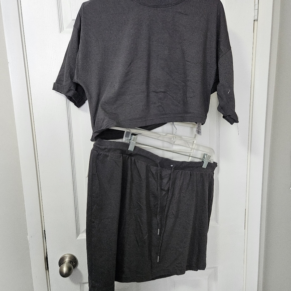 Grey pretty little thing 2 piece outfit - Picture 11 of 16
